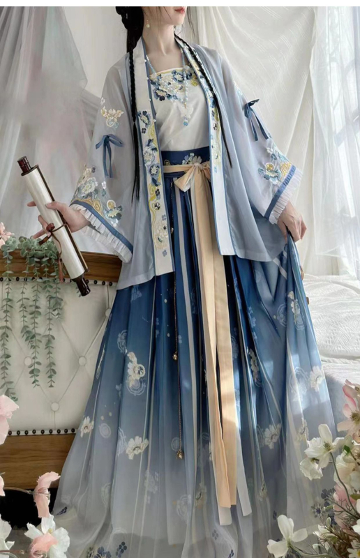 Hanfu set, šifonsko tkivo s otiskom, 80–90% poliestera, proljeće 2023