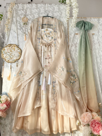 Set Hanfu Ruqun cu broderie grea, elemente în stil Tang, țesătură plasă, Primăvara 2023