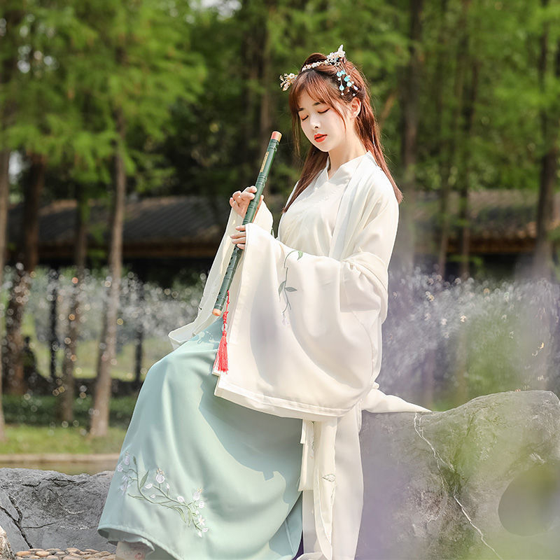 Σετ Hanfu γυναικών με φαρδιές μανίκια και μακριά φούστα στη μέση, κεντήματα; κύριο ύφασμα Vinylon 80%, επένδυση πολυεστέρας 10%, καταχωρήθηκε το 2021