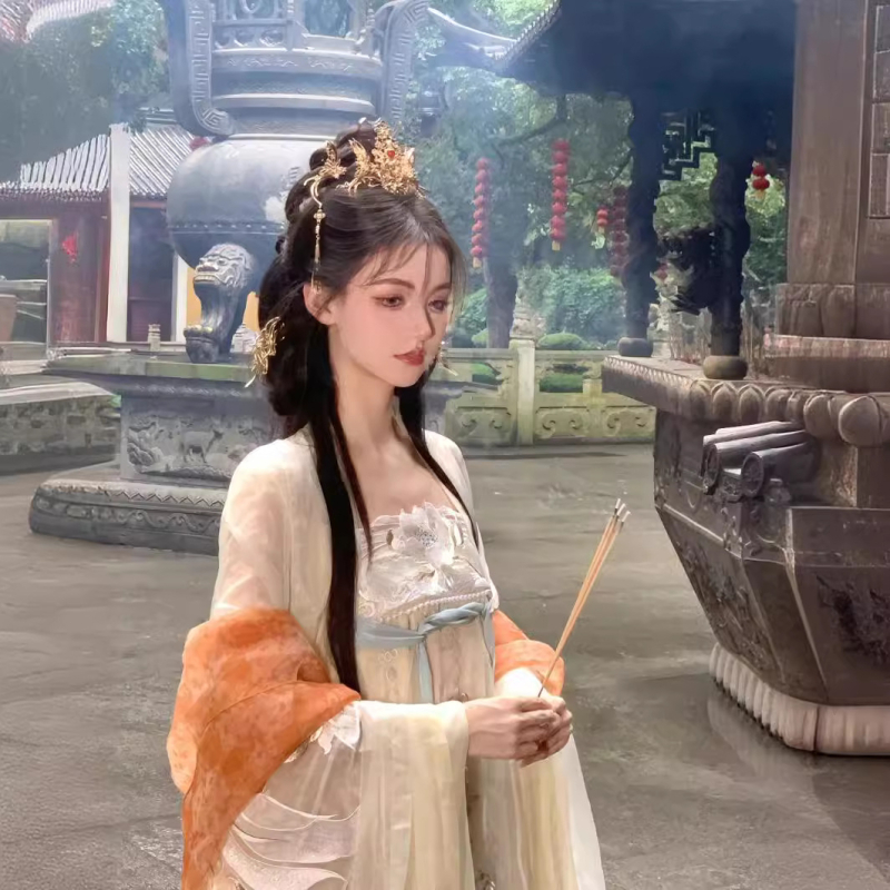 Σετ κινεζικού παραδοσιακού φορέματος με βαρύ κέντημα, μοτίβο Jingwei Jinhe, τοπ με μακριά μανίκια και φούστα μήκους στήθους — Φθινόπωρο 2023; σιφόν ύφασμα, 50-70% επαναχρησιμοποιημένο ινώδες κυτταρικό ίνα, 70-80% πολυεστέρας, βαφή νήματος