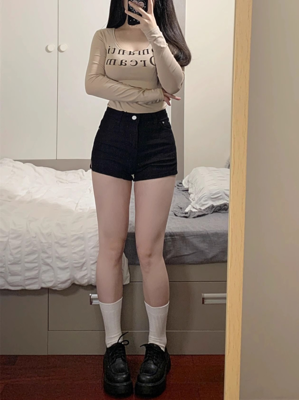 Șort denim damă, talie înaltă, croială dreaptă, slim-fit, fără cute, ușor elastic, 95% poliester