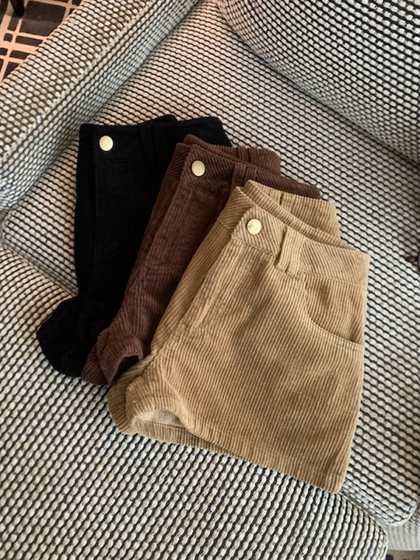 Ženske corduroy šortse s visokim strukom, širokog kroja, duljine 3/4, jesen 2025, elegantan gradski stil