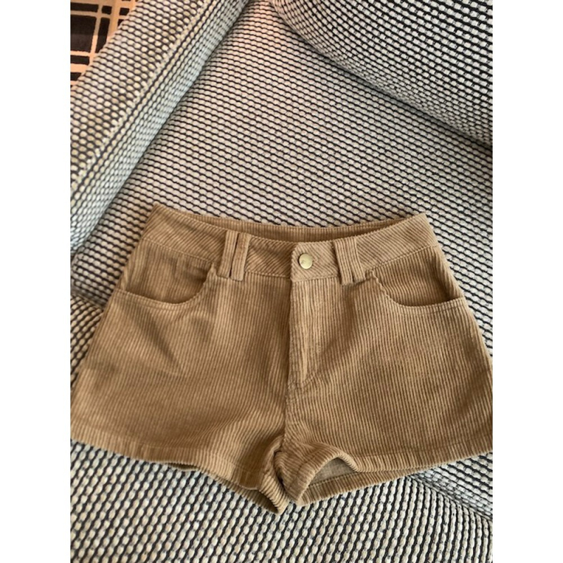 Ženske corduroy šortse s visokim strukom, širokog kroja, duljine 3/4, jesen 2025, elegantan gradski stil