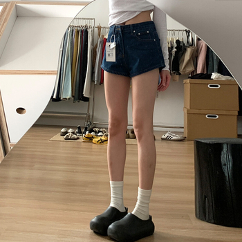 Farmer rövidnadrág, magas derekú, 3/4 hossz, bő szárú szabás, városi stílus, pamut 50–70%