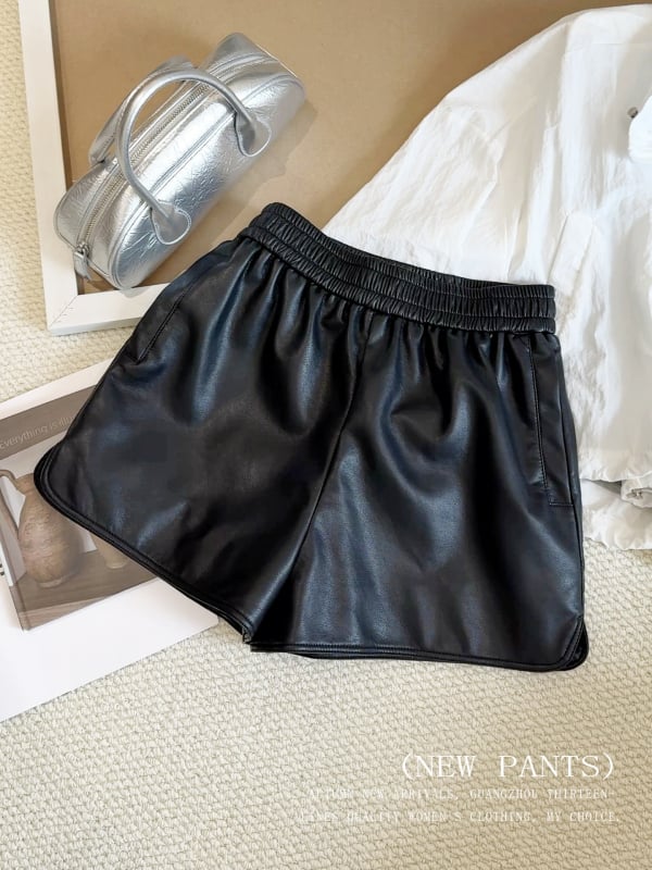 Ženske PU kožne kratke hlače s elastnim pojasom, srednja debljina, poliester materijal, jesen 2025 ležerni stil