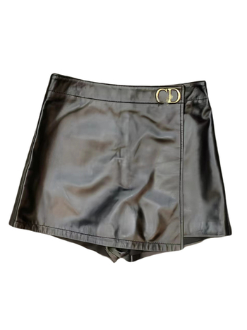 Ženski šorc od prave kože, visoki pojas, dužina do tri četvrtine, straight kroj, casual stil, Jesen 2025