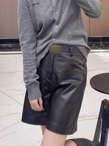 Ženske capri hlače od ovčje kože, srednji porast, britanski stil, jesen 2025