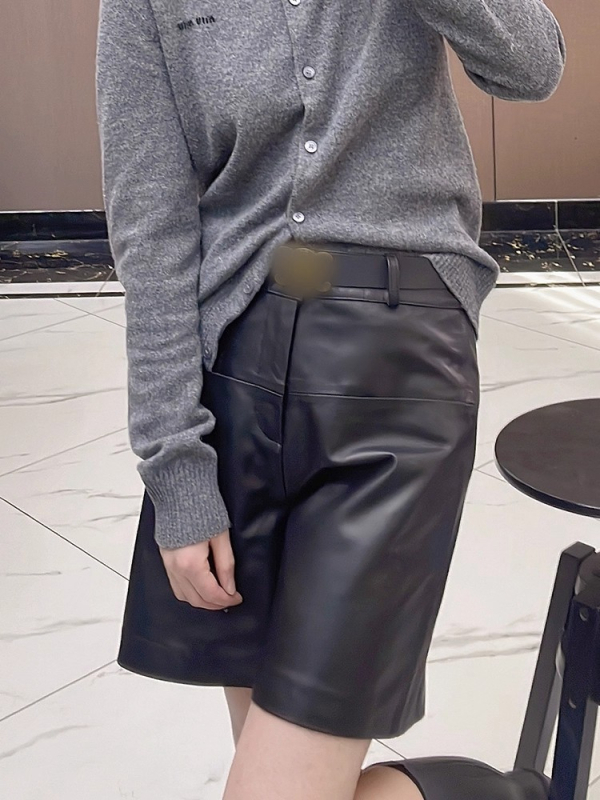 Ženske capri hlače od ovčje kože, srednji porast, britanski stil, jesen 2025