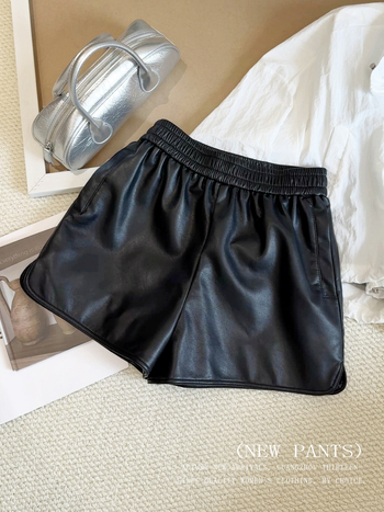 Ženske PU kožne kratke hlače s elastnim pojasom, srednja debljina, poliester materijal, jesen 2025 ležerni stil