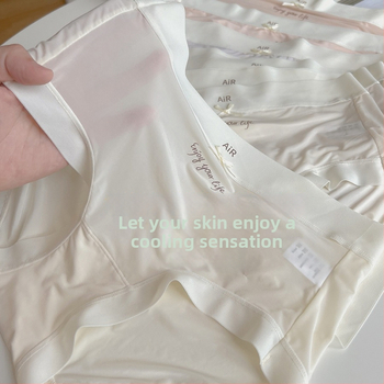 Ice Silk dámske nohavičky s stredne vysokým pásom — priedušné, rýchloschnúce, neviditeľné; hlavný materiál 70–80% nylon; priadza 61–70d; výstelka rozkroku viskóza 80–90%; jednofarebné