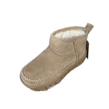 Snježne čizme s gornjim dijelom od kravlje velur, podstava od ovčje kože, kratka visina, gumasta potplata