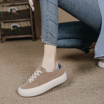 Ženske kožne tenisice s flis podstavom i motivom zvijezde — retro skate stil, debela potplat, vezanje (flis podstava, motiv zvijezde, retro skate stil, debela potplat, vezanje)