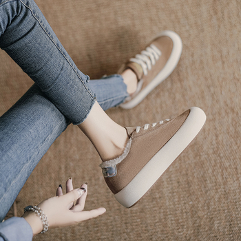 Ženske kožne tenisice s flis podstavom i motivom zvijezde — retro skate stil, debela potplat, vezanje (flis podstava, motiv zvijezde, retro skate stil, debela potplat, vezanje)