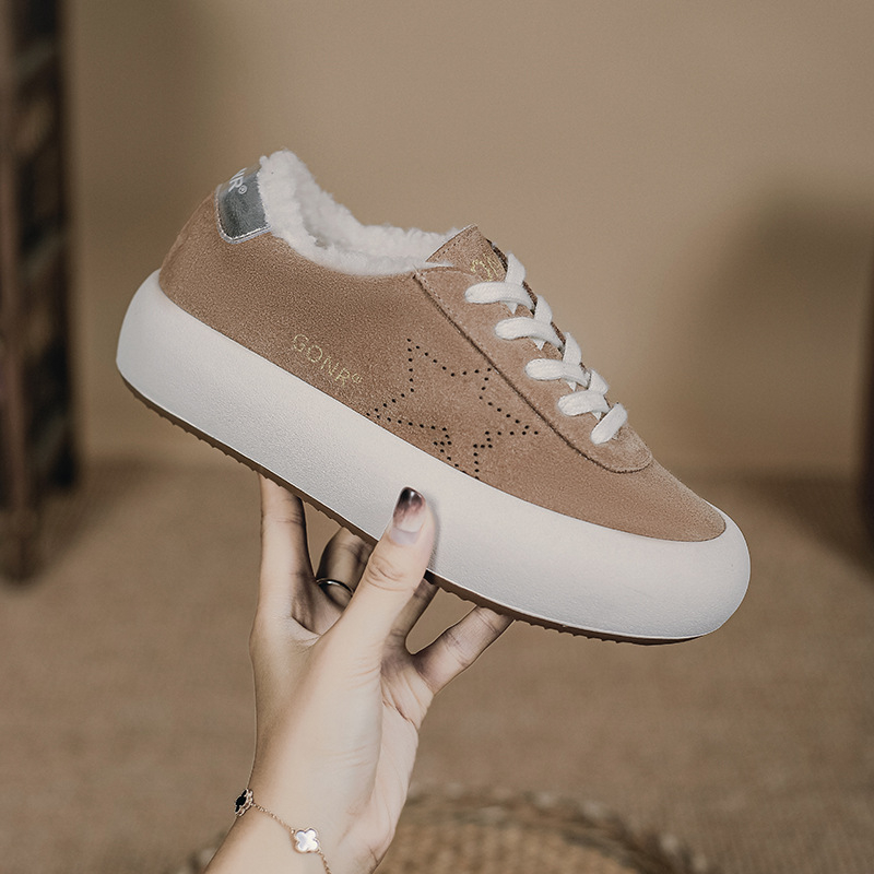 Ženske kožne tenisice s flis podstavom i motivom zvijezde — retro skate stil, debela potplat, vezanje (flis podstava, motiv zvijezde, retro skate stil, debela potplat, vezanje)