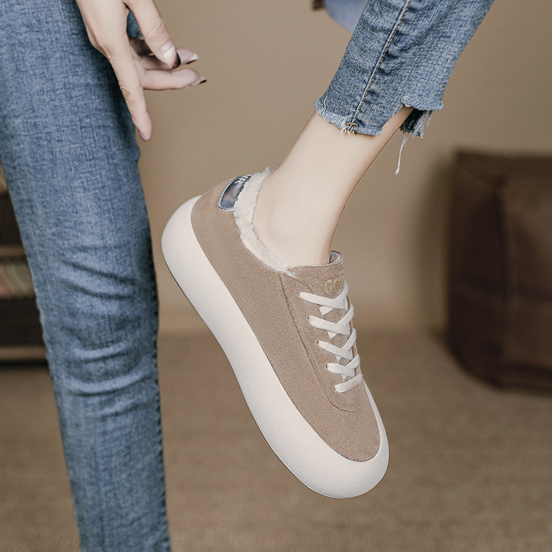 Ženske kožne tenisice s flis podstavom i motivom zvijezde — retro skate stil, debela potplat, vezanje (flis podstava, motiv zvijezde, retro skate stil, debela potplat, vezanje)