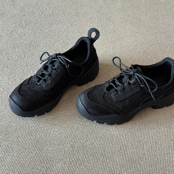 Ženske retro sportske tenisice s gornjim dijelom od prve sloje teleće kože, unutarnja ovčja koža, gumeni potplat, niski vrh, vezanje — svakodnevni stil