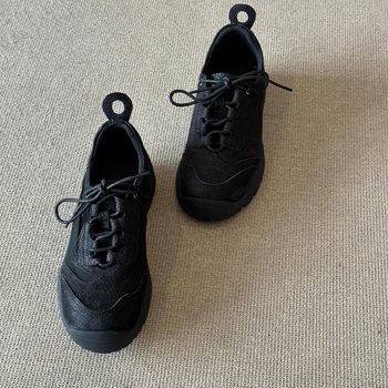 Ženske retro sportske tenisice s gornjim dijelom od prve sloje teleće kože, unutarnja ovčja koža, gumeni potplat, niski vrh, vezanje — svakodnevni stil