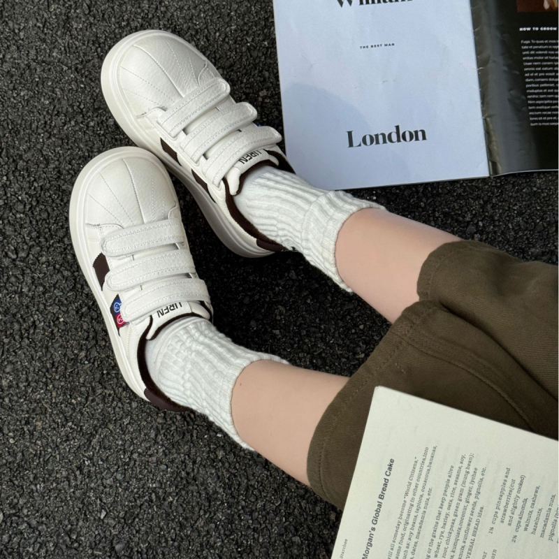 Женски зимни кецове със подплата от флийс, бели ежедневни кецове на платформа с велкро закопчаване, кръгъл пръст, горна част от раздвоена кожа, платформа 3–5 cm