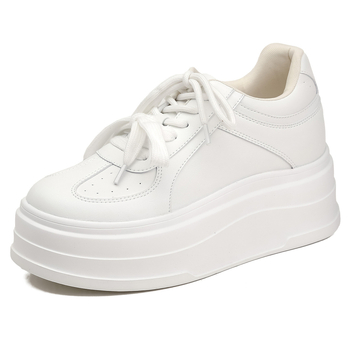 Ženske tenisice s skrivenim povećanjem visine, debela potplata, gornji dio od split kože, cvjetna izvezenost, mrežasta podstava (Povećanje visine; Debela potplata; Split koža; Cvjetna izvezenost; Mrežasta podstava)