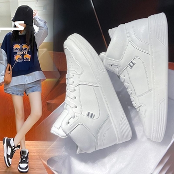 Jesenske visoke tenisice za žene — gornji dio od nubuka, zaobljena nosnica, uzorak lubanje, klinasti potplat 4–6 cm, uložak od mikrovlaknaste kože