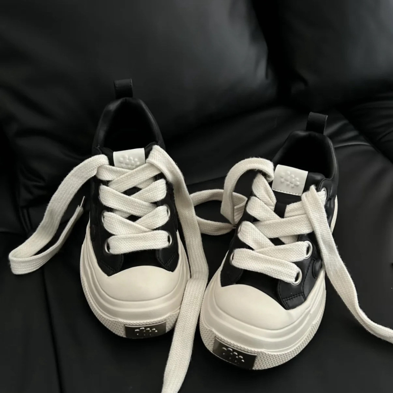 Casual tenisice s gornjim dijelom od split kože, gumena potplat, EVA ulošak, vezanje, okrugli vrh, srednja visina gornjeg dijela 3–7 cm, izdanje jesen 2025