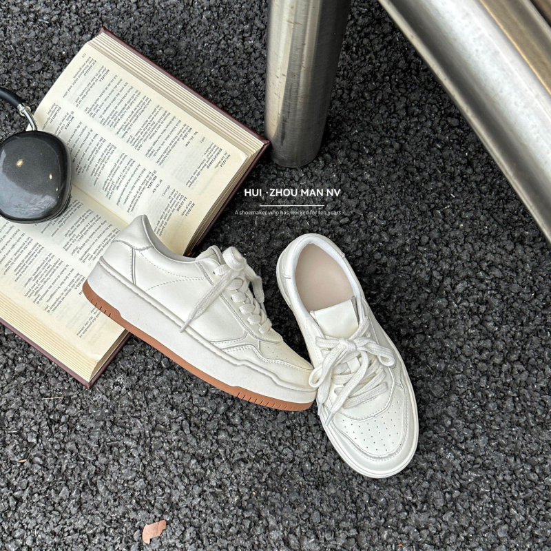 Ženske kožne tenisice – okrugli vrh, vezanje, niski gornji dio, gumeni đon, visina pete 1-3 cm