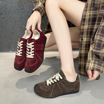 Pantofi de antrenament pentru femei - velur, vârf rotund, șireturi, branț din piele de porc, talpă din tendon de vită