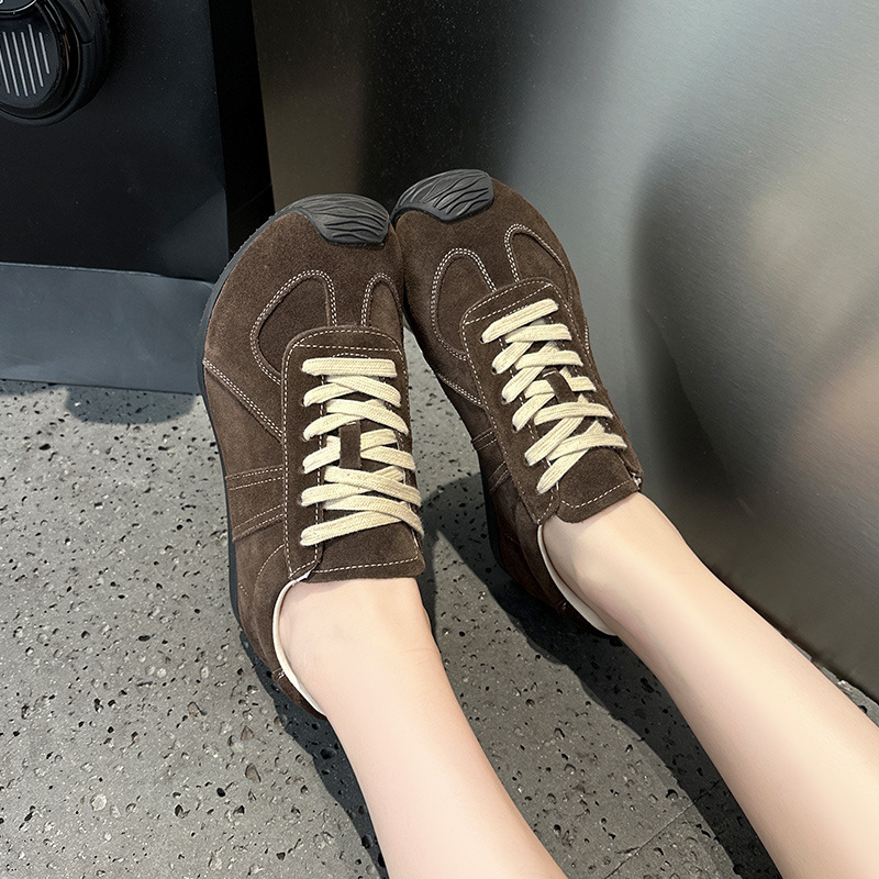 Pantofi de antrenament pentru femei - velur, vârf rotund, șireturi, branț din piele de porc, talpă din tendon de vită