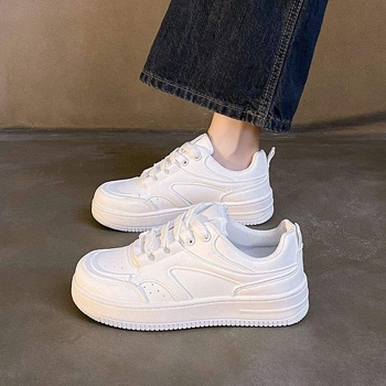 Casual niskoprofilne tenisice od sintetičke kože, gumeni potplat, vezanje, latexna uloška