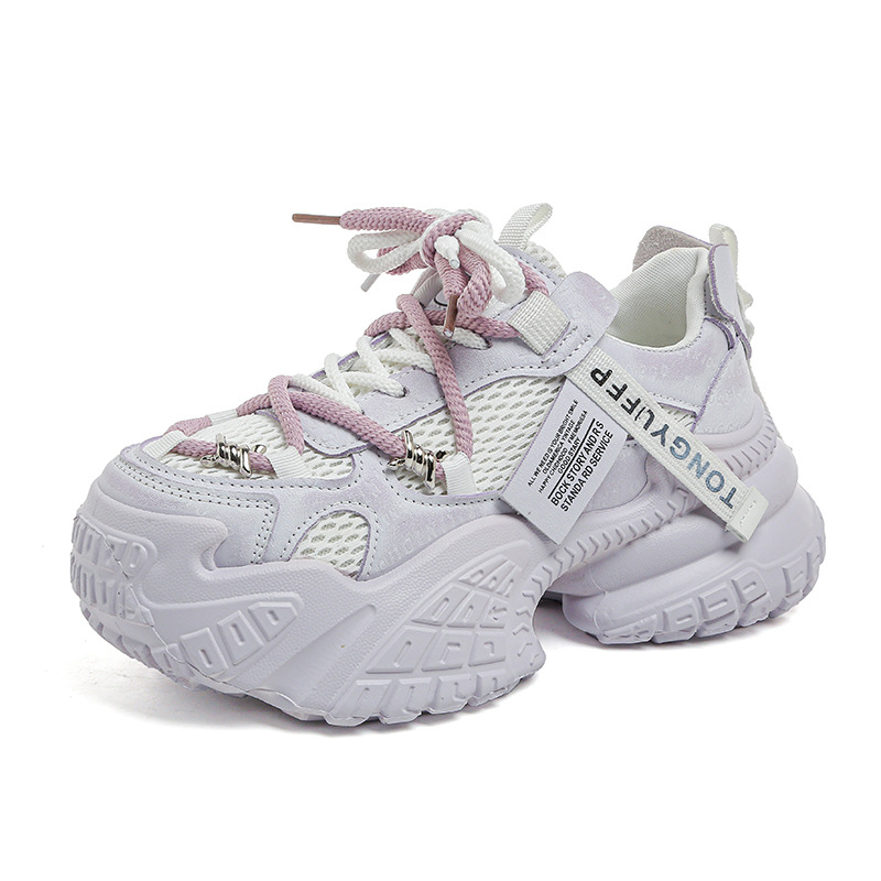 Dámske tenisky typu dad shoes, korejský štýl, hrubá podrážka pre zvýšenie výšky, horná časť z Super Fiber, vnútorná sieťovina, gumová podrážka, protišmyk, zapínanie vpredu šnúrovaním, okrúhla špička, výška päty 3–5 cm.