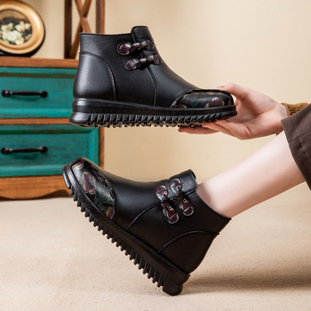 Topánky pre mamu, koža, vnútorná výstelka vlna, stielka z umelej kožušiny, podrážka z gumy, bočný zips, nízky podpätok