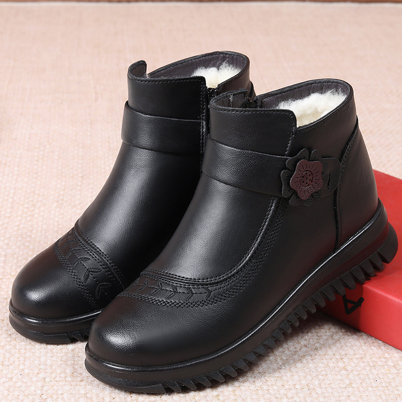 Dámske kožené členkové čižmy s vlnenou podšívkou, nízky podpätok 1–3 cm, bočné zapínanie zips, PU podrážka