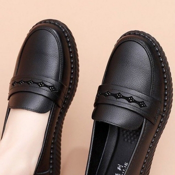 Unisex topánky z pravej kože s kruhovou špičkou, PU podšívkou, gumovou podrážkou a klinovým podpätkom 4–6 cm