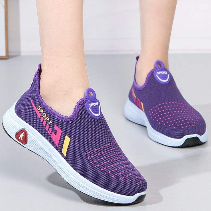 Dámske slip-on ploché topánky, elastické horné, podrážka z PVC, bez podpätku (0–1 cm), protišmykové a odolné pre každodenné nosenie