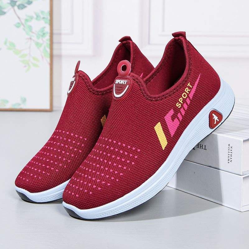 Dámske slip-on ploché topánky, elastické horné, podrážka z PVC, bez podpätku (0–1 cm), protišmykové a odolné pre každodenné nosenie