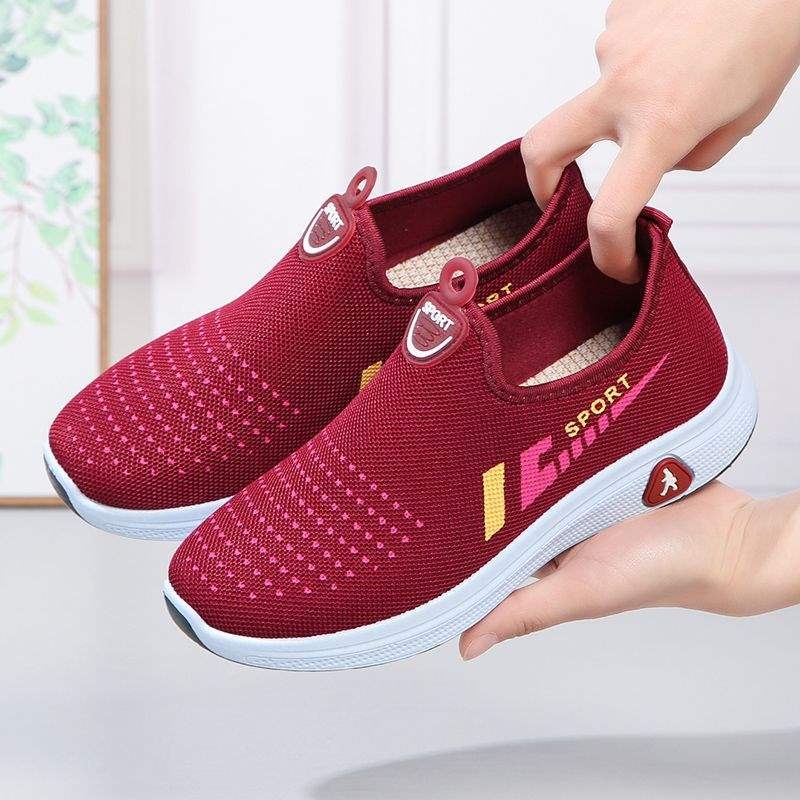 Dámske slip-on ploché topánky, elastické horné, podrážka z PVC, bez podpätku (0–1 cm), protišmykové a odolné pre každodenné nosenie