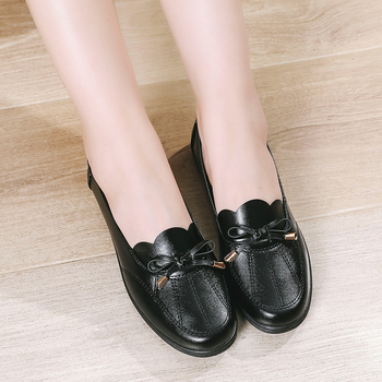 Ženské loafers z mikrovlákna, okrúhla špička, nízky horný diel, voľný štýl, plochá podrážka