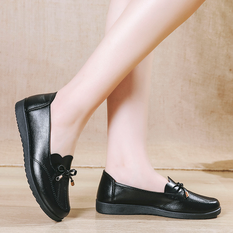 Ženské loafers z mikrovlákna, okrúhla špička, nízky horný diel, voľný štýl, plochá podrážka