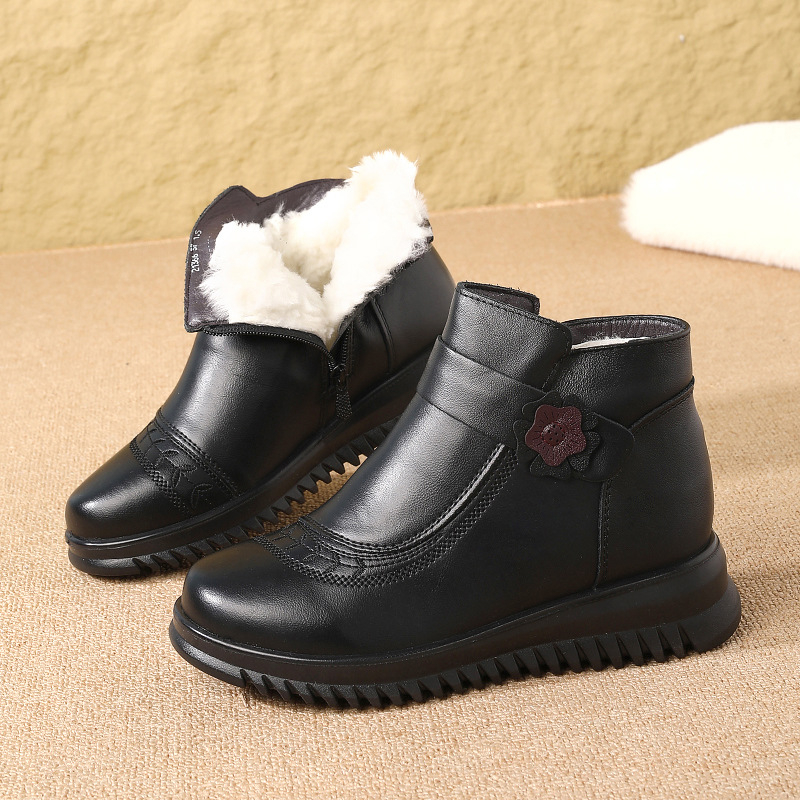 Zimné dámske členkové čižmy s výšivkou, fleecovou podšívkou, protišmykovou podrážkou