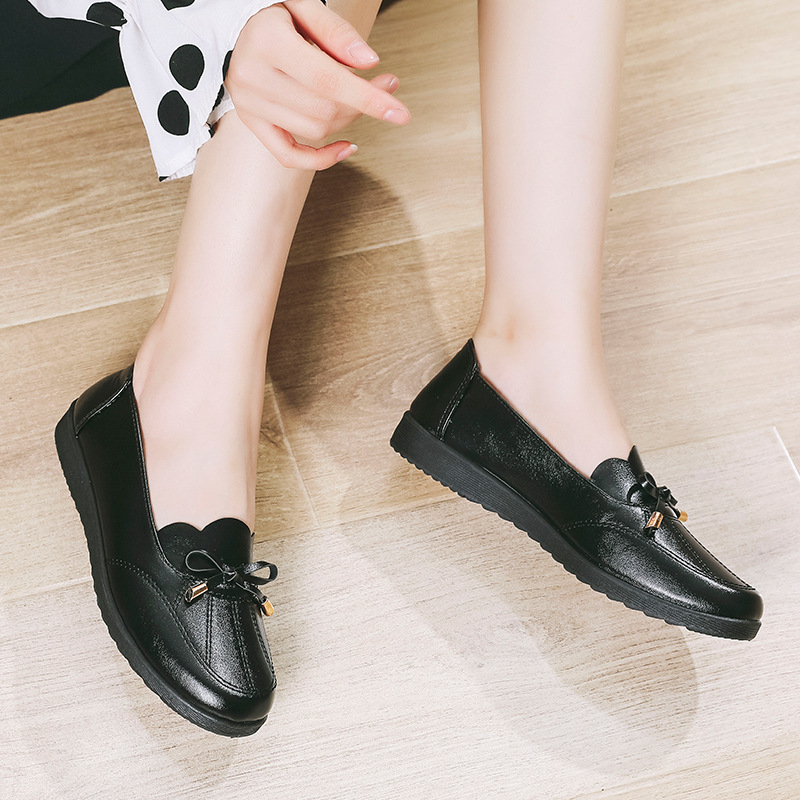 Dámske voľnočasové topánky, okrúhla špička, vrchný materiál a podšívka z mikrovlákna, nízky strih, plochá podrážka, PU stielka