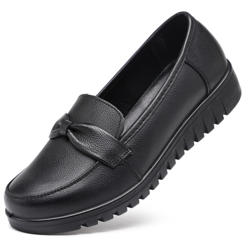 Topánky pre matky stredného veku a staršie ženy — vrchnok z kože prvého stupňa, PU stielka, podrážka injekčne formovaná, okrúhly nos, plytké otvorenie