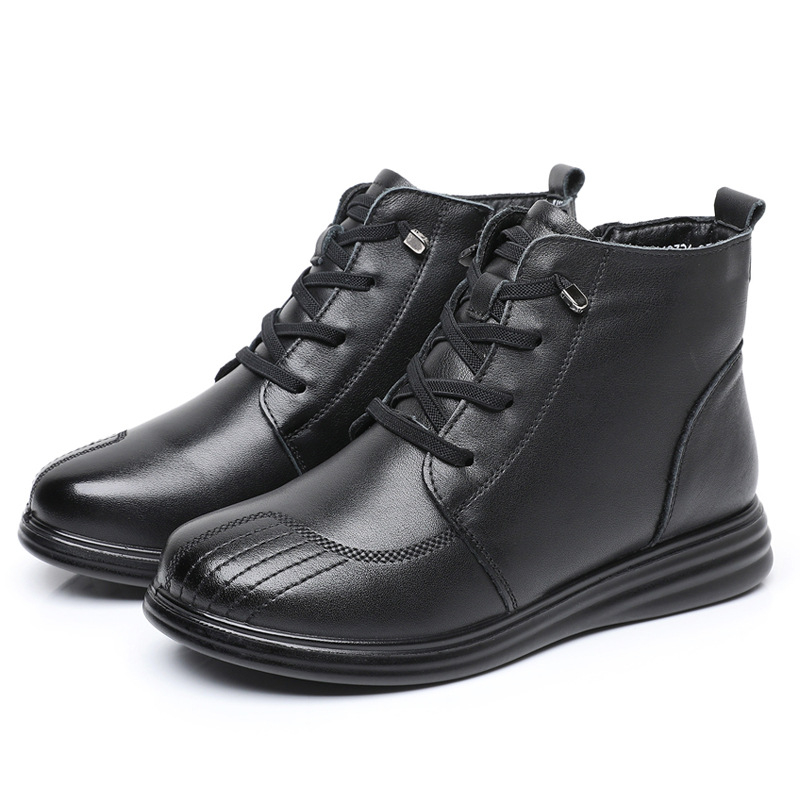 Zimné dámske čižmy z prvej vrstvy hovädzej kože, fleecová podšívka, vysoký vrš, okrúhla špička, PU podrážka