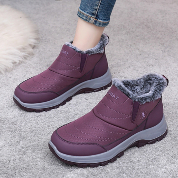 Dámske bavlnené zimné topánky s nízkym podpätkom a guľatou špičkou (Zima, vrchný materiál: bavlna; vnútorná výstelka: sieťovina; nízky podpätok 1–3 cm; guľatá špička)