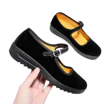 Dámske topánky z velveteenu s gumovou podrážkou, zapínanie prackou, nízky profil, vhodné do kancelárie