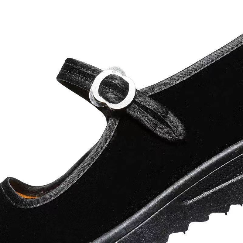 Dámske topánky z velveteenu s gumovou podrážkou, zapínanie prackou, nízky profil, vhodné do kancelárie