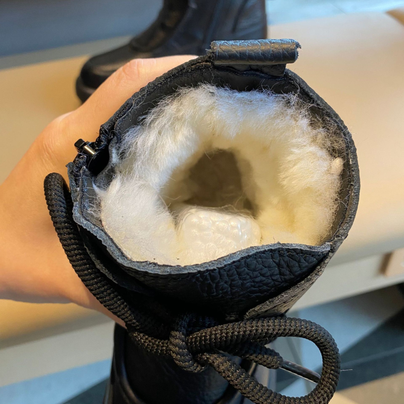 Dámske krátke čižmy na zimu 2025 — pravá koža a kožušina, bočné zapínanie na zips, gumová podrážka, stredne vysoký podpätok