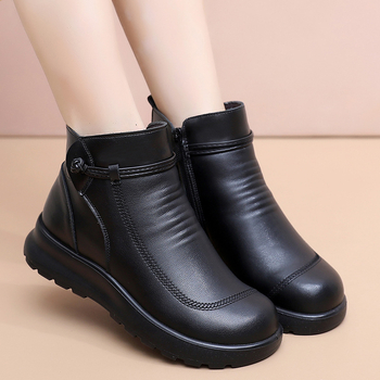 Dámske zimné čižmy z pravej kože, vlnená podšívka, bočné zapínanie na zips, PU podrážka, nízky podpätok 1–3 cm