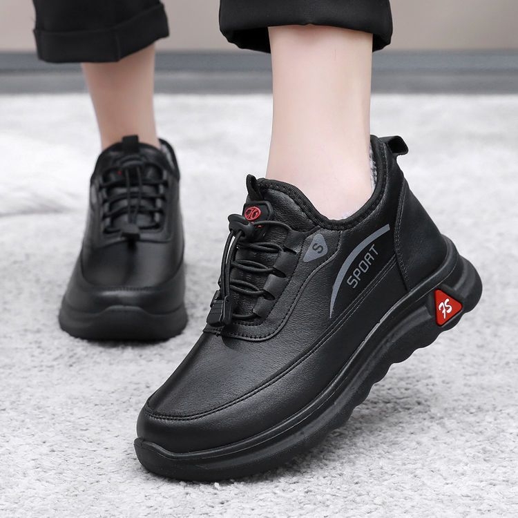 Zimné dámske topánky z textilu s fleecovou podšívkou, vysoký vršok, okrúhla špička, gumová podrážka