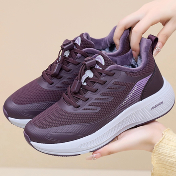 Dámske bavlnené topánky na zimu (horná časť: bavlna; podšívka: umelej kožušinky; vložka: umelej kožušinky; podrážka: EVA; zapínanie: elastická páska)