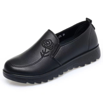 Kožené slip-on dámske topánky pre široké nohy, guľatý nos, jemný kožený vrchný diel, protišmyková podrážka